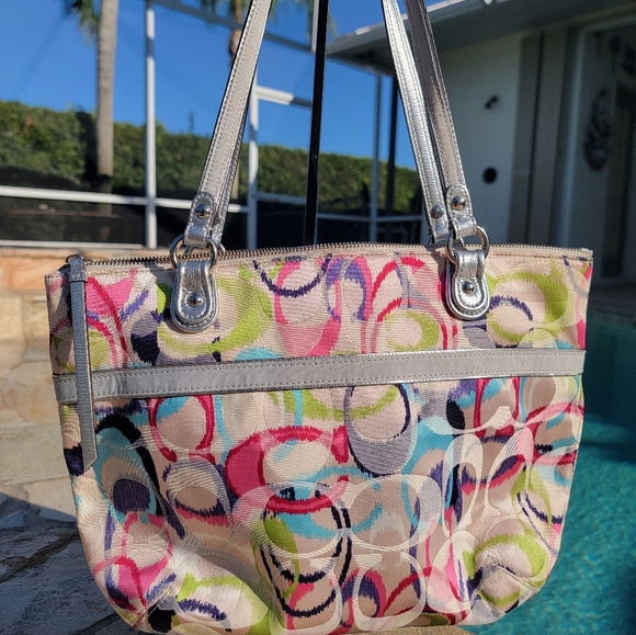 Coach Poppy Ikat Signature C Glam Tote - Picture 2 of 6